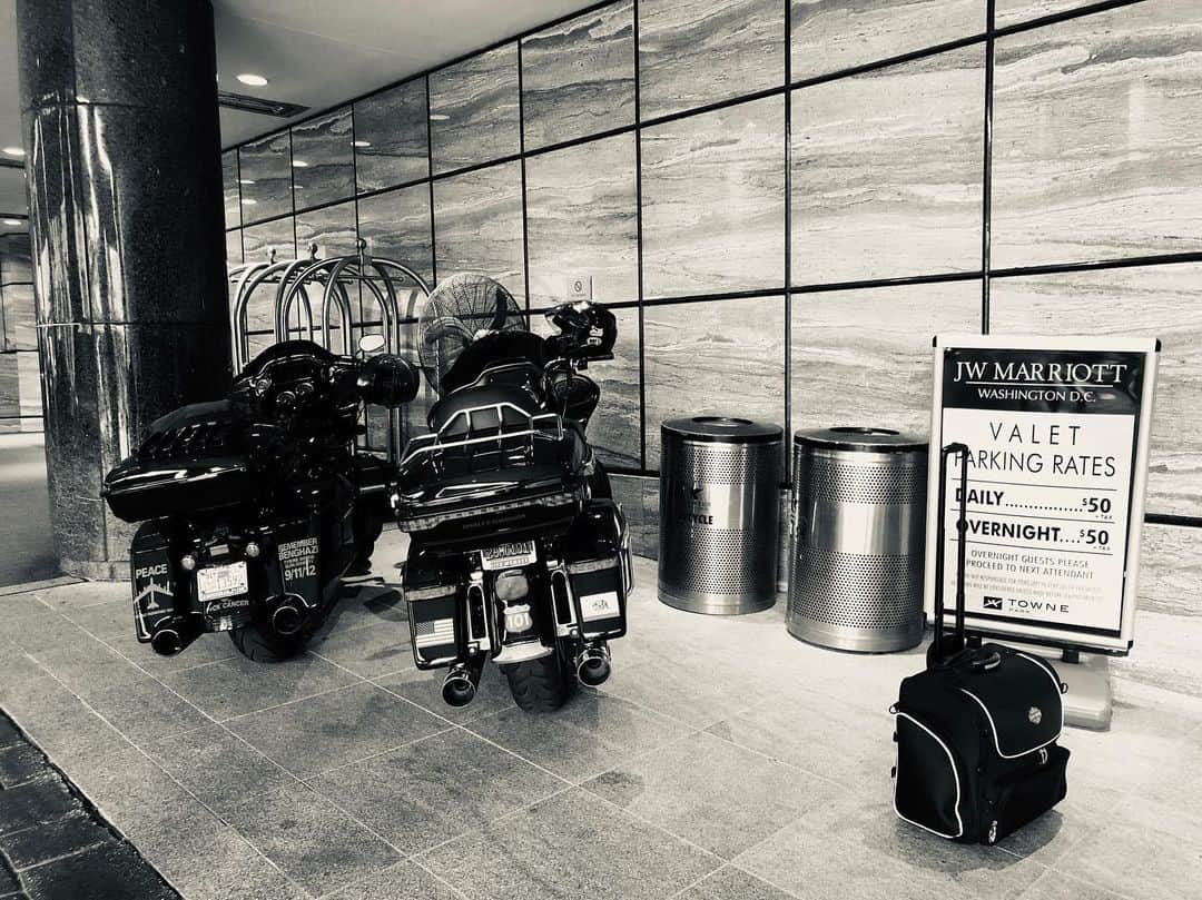 ロバート・パトリックさんのインスタグラム写真 - (ロバート・パトリックInstagram)「Run to the Wall! 2,907.8 miles done! No rain perfect weather! #harleydavidson #owof #bfmc #ride Rolling Thunder」5月23日 7時39分 - ripfighter