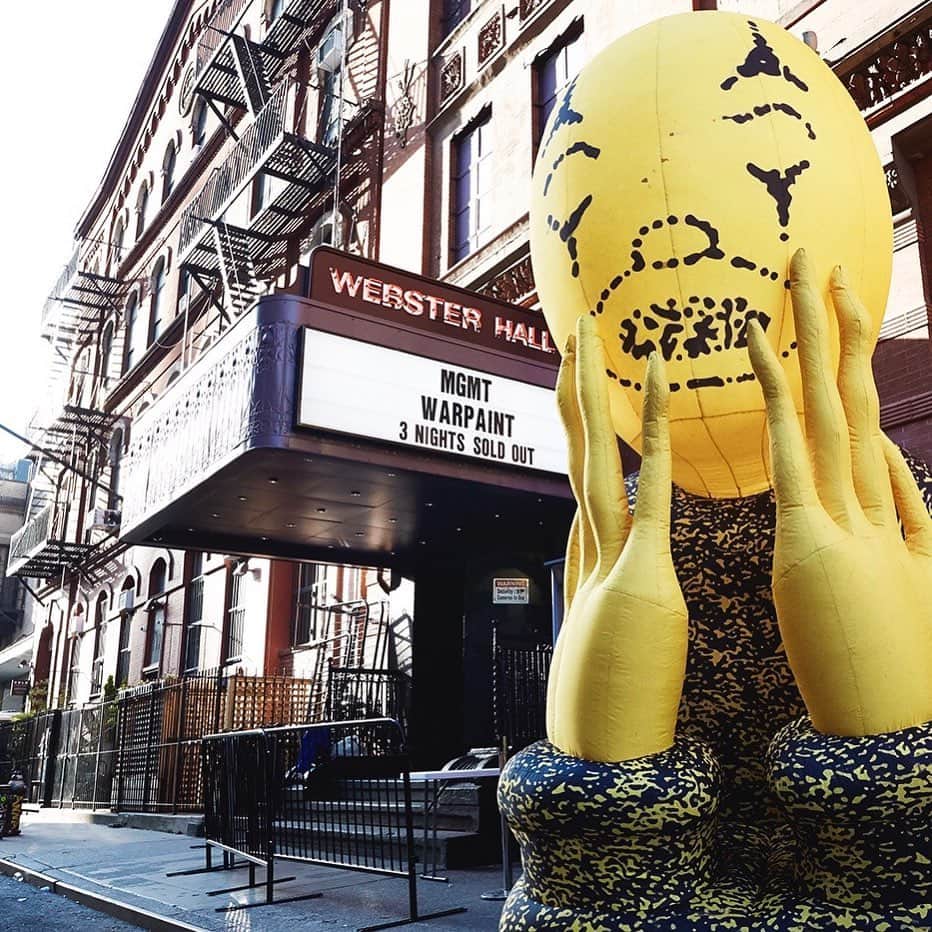 MGMTのインスタグラム：「The beginning of the end... of tour. We love you NYC🃏♥️」