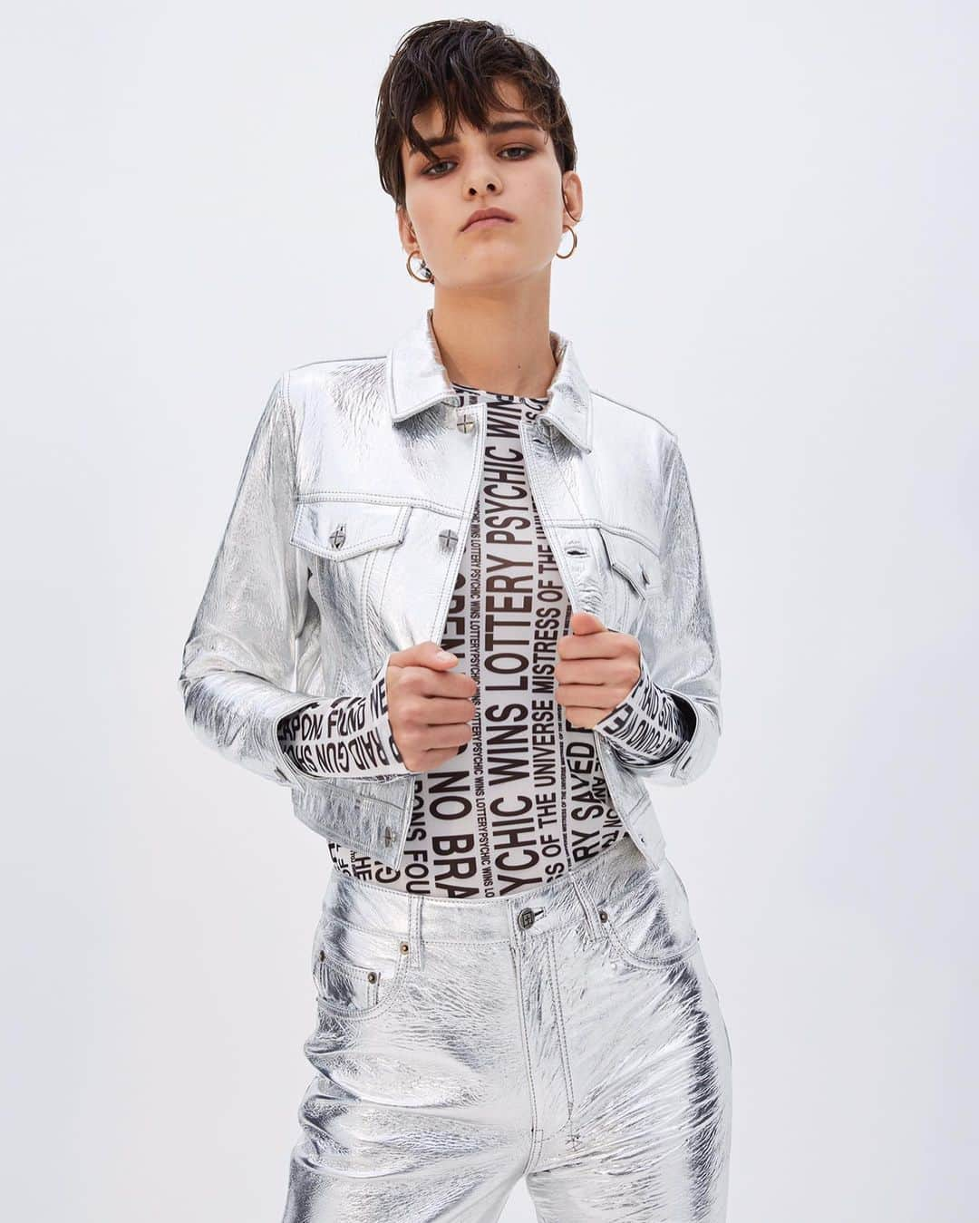 ツビさんのインスタグラム写真 - (ツビInstagram)「INTRODUCING WOMENS SUMMER 19 METALLIC SILVER LEATHER DREAM PANT AND A2B CROPPED JACKET 🔥🔥 LIMITED EDITION ONLY AVAILABLE NOW ON KSUBI.COM」5月23日 7時53分 - ksubi