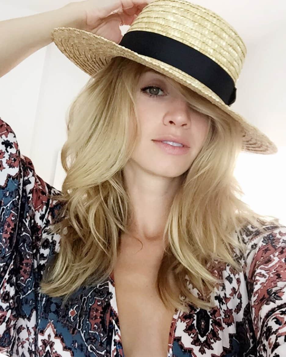 ブルック・バトラーのインスタグラム：「🎩」