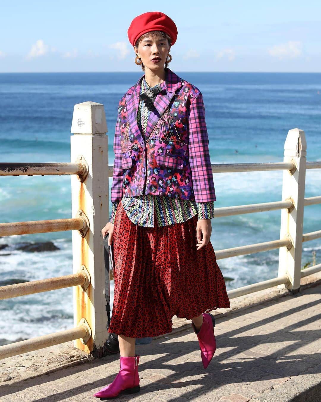 Lee Oliveiraさんのインスタグラム写真 - (Lee OliveiraInstagram)「Print mixer . . #fashion #streetstyle #travel #beach #streetfashion #style #moda #mode #prints #water #fashionweek」5月23日 8時22分 - leeoliveira