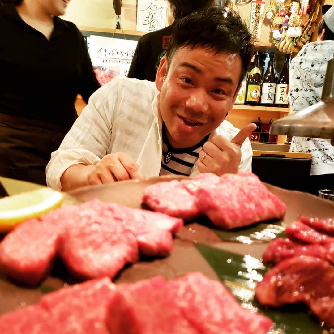 東朋宏さんのインスタグラム写真 - (東朋宏Instagram)「昨日はアンバランス山本兄さんに焼肉ご馳走になりましたー！  しかも家族で！(笑)  めっちゃ旨かった～！ 子供たちも喜んでたからまた近々お願いしよ～っと！(笑)  #焼肉 #やまの #めっちゃ食った #コムタンにご飯が忘れられない」5月23日 8時33分 - tomohiro_azuma