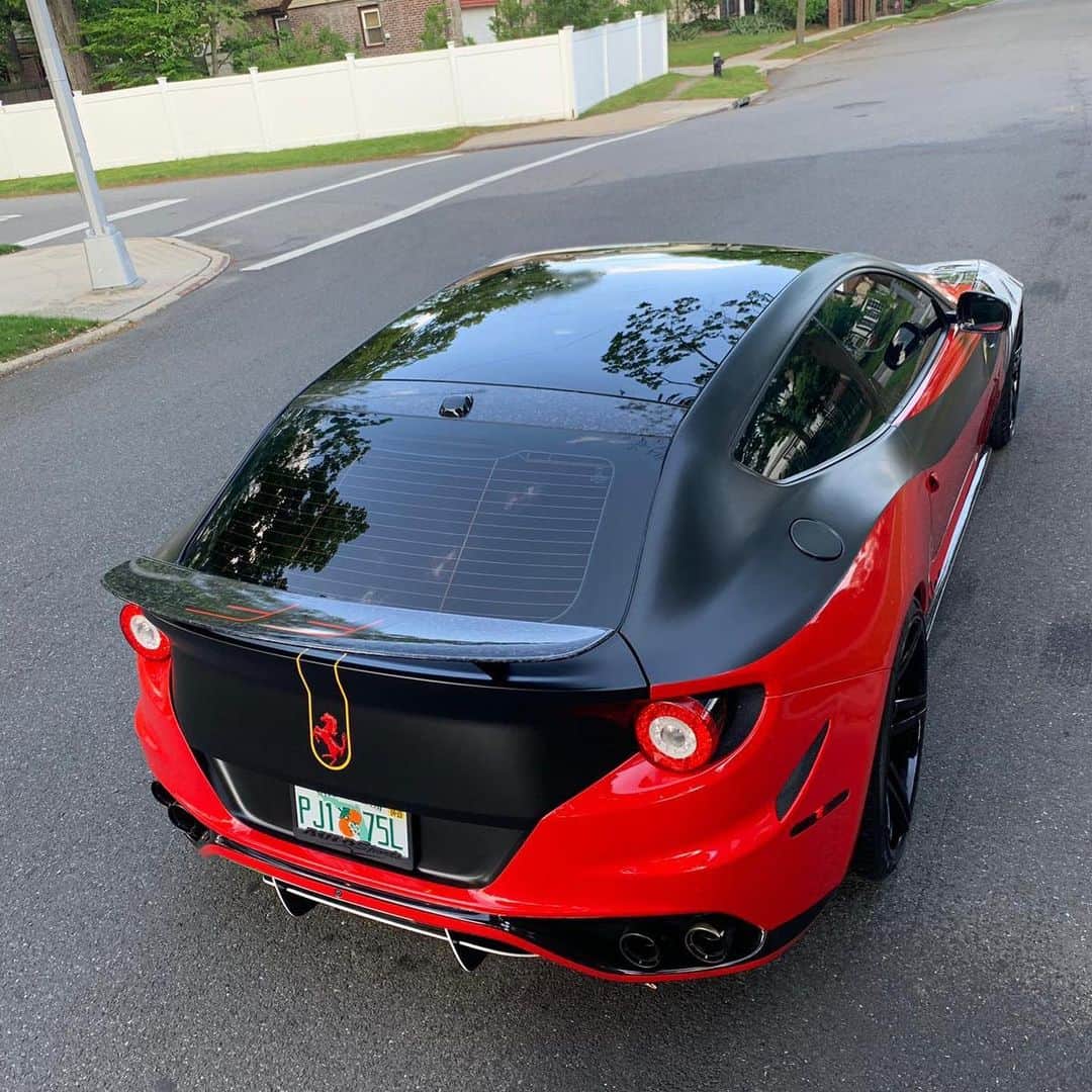 CarsWithoutLimitsさんのインスタグラム写真 - (CarsWithoutLimitsInstagram)「Thoughts on this Ferrari FF Wrapped & customized @autosport718‭ NYC’s premier vehicle restyling shop @kmjautos #autosportsbx #carswithoutlimits」5月23日 8時39分 - carswithoutlimits