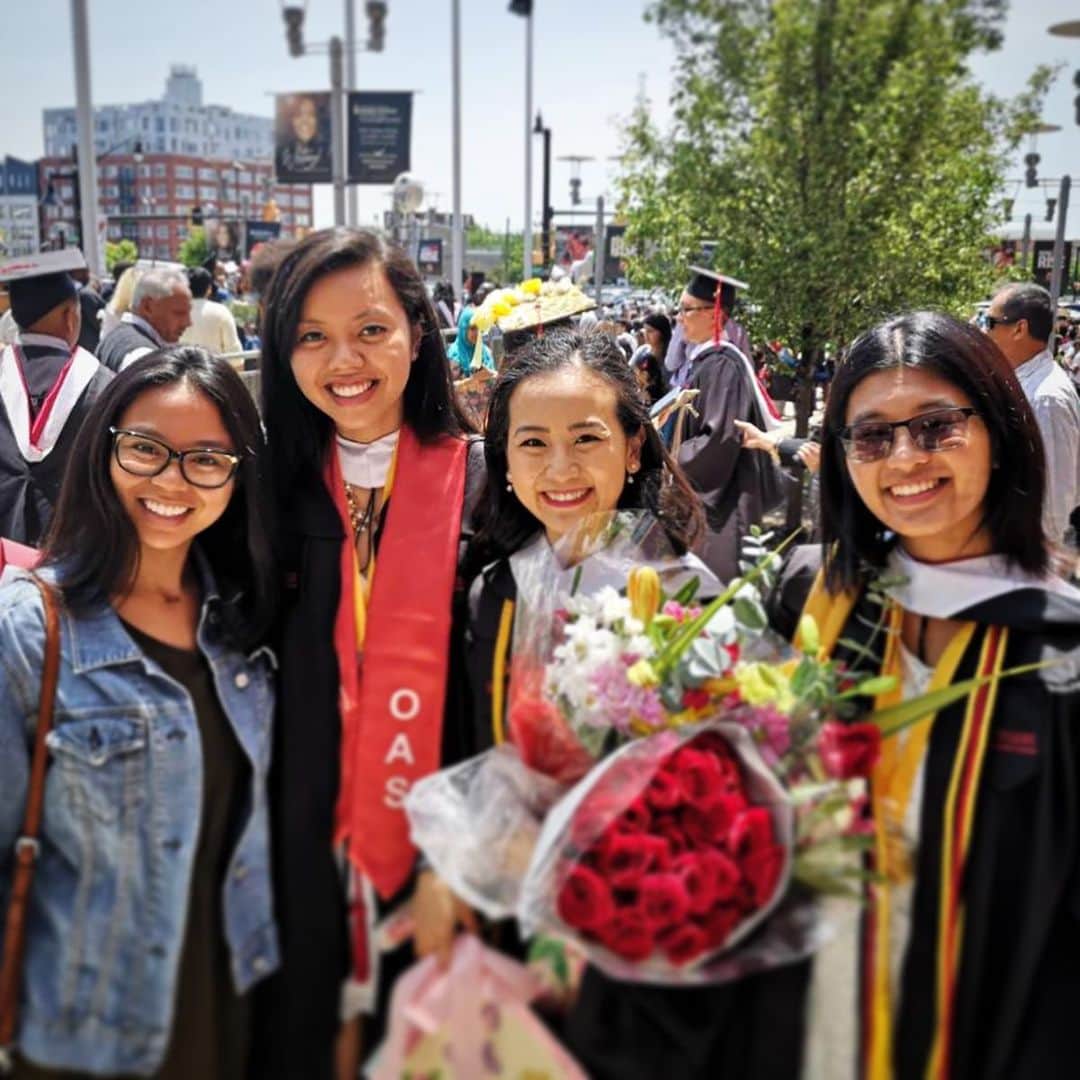 フェリシア・ザンのインスタグラム：「From our very first biology class in our very first semester, all the way to the end of our last days on campus, these brilliant girls have inspired me beyond limits. It’s been a long 3 years, but I’m so glad to have you guys by my side. I love you all ❤️ ⠀⠀⠀⠀⠀⠀⠀⠀⠀⠀⠀⠀⠀⠀⠀⠀⠀⠀⠀⠀ ⠀⠀⠀⠀⠀⠀⠀⠀⠀⠀⠀⠀ And thanks to my mom, dad, brother, Daniel, aunts, and cousin for coming and celebrating with us ❤️⠀⠀⠀⠀⠀⠀⠀⠀⠀ ⠀⠀⠀⠀⠀⠀⠀⠀⠀⠀⠀⠀ ⠀⠀⠀⠀⠀⠀⠀⠀⠀⠀⠀⠀ Rutgers 2019 👩🏻‍🎓Biology major 🧬💊 Psychology minor 🧠🎓 Magma Cum Laude ✅ ⠀⠀⠀⠀⠀⠀⠀⠀⠀⠀⠀⠀ ⠀⠀⠀⠀⠀⠀⠀⠀⠀⠀⠀⠀ ⠀⠀⠀⠀⠀⠀⠀⠀⠀⠀⠀⠀ ⠀⠀⠀⠀⠀⠀⠀⠀⠀⠀⠀⠀ ⠀⠀⠀⠀⠀⠀⠀⠀⠀⠀⠀⠀ ⠀⠀⠀⠀⠀⠀⠀⠀⠀⠀⠀⠀ ⠀⠀⠀⠀⠀⠀⠀⠀⠀⠀⠀⠀ #rutgers #graduation #2019 #thankful」