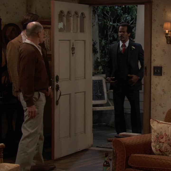 アメリカン・ブロードキャスティング・カンパニーのインスタグラム：「HE’S IN. 👉 #LiveInFrontOfAStudioAudience Watch @iamjamiefoxx and more take on #TheJeffersons!」