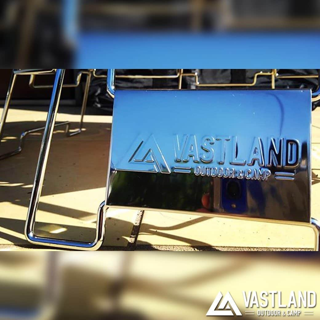 VASTLANDさんのインスタグラム写真 - (VASTLANDInstagram)「【VASTLAND×REPOST】 . .. オクタゴンロの組み立てはとって簡単👍 . 脚を組んでパネルを広げてその上に網を載せていくだけ🔥 . いくらカッコ良くても使いにくかったら長く使わないですよね〜💭 . .. Photo by @papazzi 様 ※ @papazzi 様は【#VASTLANDアンバサダー 様】です。 . VASTLAND公式アカウントでのリポスト希望の方は【#VASTLANDリポート】を付けてVASTLAND製品をご投稿ください！ . .. ・掲載ギア・ #オクタゴンロ . .. ▲▽掲載ギアはプロフィールのリンク（ @vastland.jp )もしくは、画像をタップしてチェック！▽▲ . .. #VASTLAND #ヴァストランド #キャンプ #camp #キャンプ好きな人と繋がりたい #キャンプギア #キャンプ道具 #キャンプ用品 #ソロキャンプ #デイキャンプ #ファミリーキャンプ #ファミキャン #グルキャン #ソロキャン #オートキャンプ #キャンプ女子 #キャンプ初心者 #キャンパー #キャンプ好き #キャンプしたい #⛺️ #🏕 #たきび #焚き火 #焚き火台 #キャンプファイア #キャンプファイアー」5月23日 9時54分 - vastland.jp