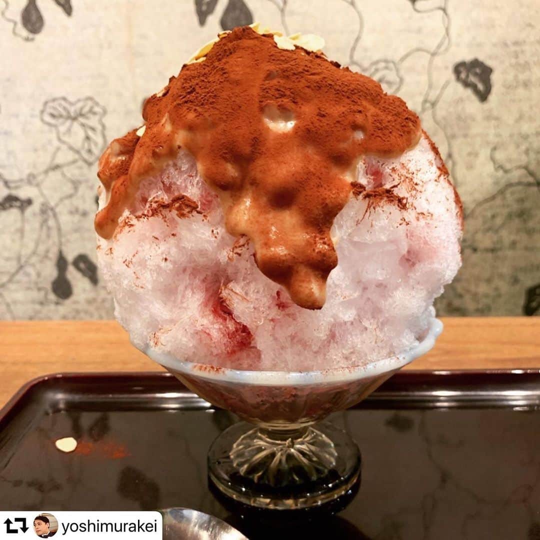 のインスタグラム：「本日より不定期に、#東カレ倶楽部 メンバー様のリポストを開始致します。 皆さまのグルメ情報を、随時シェアさせていただく予定です。 * * * #repost @yoshimurakei ・・・ 📍浅草【浅草浪花屋】 仕事で近くに来たので久々に再訪してみました‼️ 一杯目はずっと気になっていた『ピーナッツバター』🥜 ココアパウダーと濃厚なピーナッツバタークリーム、中にはベリーソースにお豆腐クリームチーズが😍 もったり濃厚で大変美味でした🤤  #浅草浪花屋  #浅草  #ピーナッツバター  #かき氷 #ベリー  #クリームチーズ  #カカオ  #スイーツ #東京グルメ  #東カレ倶楽部  #グルメ  #sweetstagram  #foodstagram」