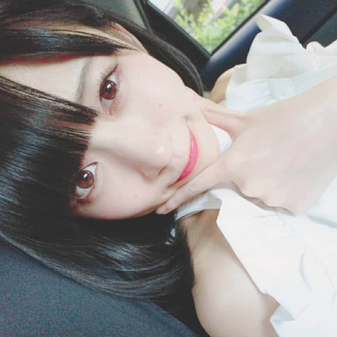 空野青空のインスタグラム：「おはおはっヽ(*´∀`*)ﾉ🐣☀ . 今日は顕微鏡の使い方がわからなくてわたわたしてる夢を見たよ〜(‘､3_ヽ)_ . 学生時代に教えてもらったけど、さすがにもう覚えてない〜🥺🥺🥺（笑） みんな覚えてる？？ . . #今日の夢 #夢日記 #夢の話 #顕微鏡 #8時間半寝ちゃった #おはよう #HP全回復 #今日も一日 #ぼんぼる #あおにゃん #空野青空 #あおべべ #aonyan  #セルフィー #幸薄顔ちゃん」