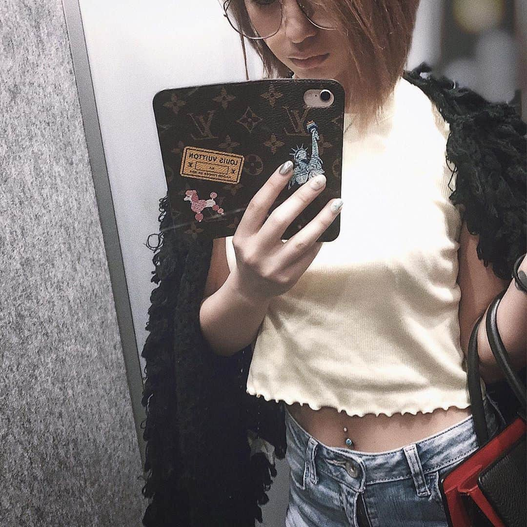 冴木エリカのインスタグラム：「﻿ 最近黄色系にハマってます﻿ ﻿ ﻿ ﻿ ﻿ ﻿ ﻿ ﻿ ﻿ ﻿ ﻿ ﻿ ﻿ ﻿ ﻿ ﻿ ﻿ ﻿ ﻿ ﻿ ﻿ ﻿ ﻿ ﻿ ﻿ ﻿ ﻿ ﻿ ﻿ ﻿ ﻿ ﻿ ﻿ ﻿ #photog#visco#photography﻿ #louisvuitton#lv#iphoncase﻿ #cristianlouboutin#louboutin﻿ #chromehearts#アクセサリー﻿ #ルブタン#ルイヴィトン#クロムハーツ﻿ #ootd#fashion#ファッション﻿ ﻿」