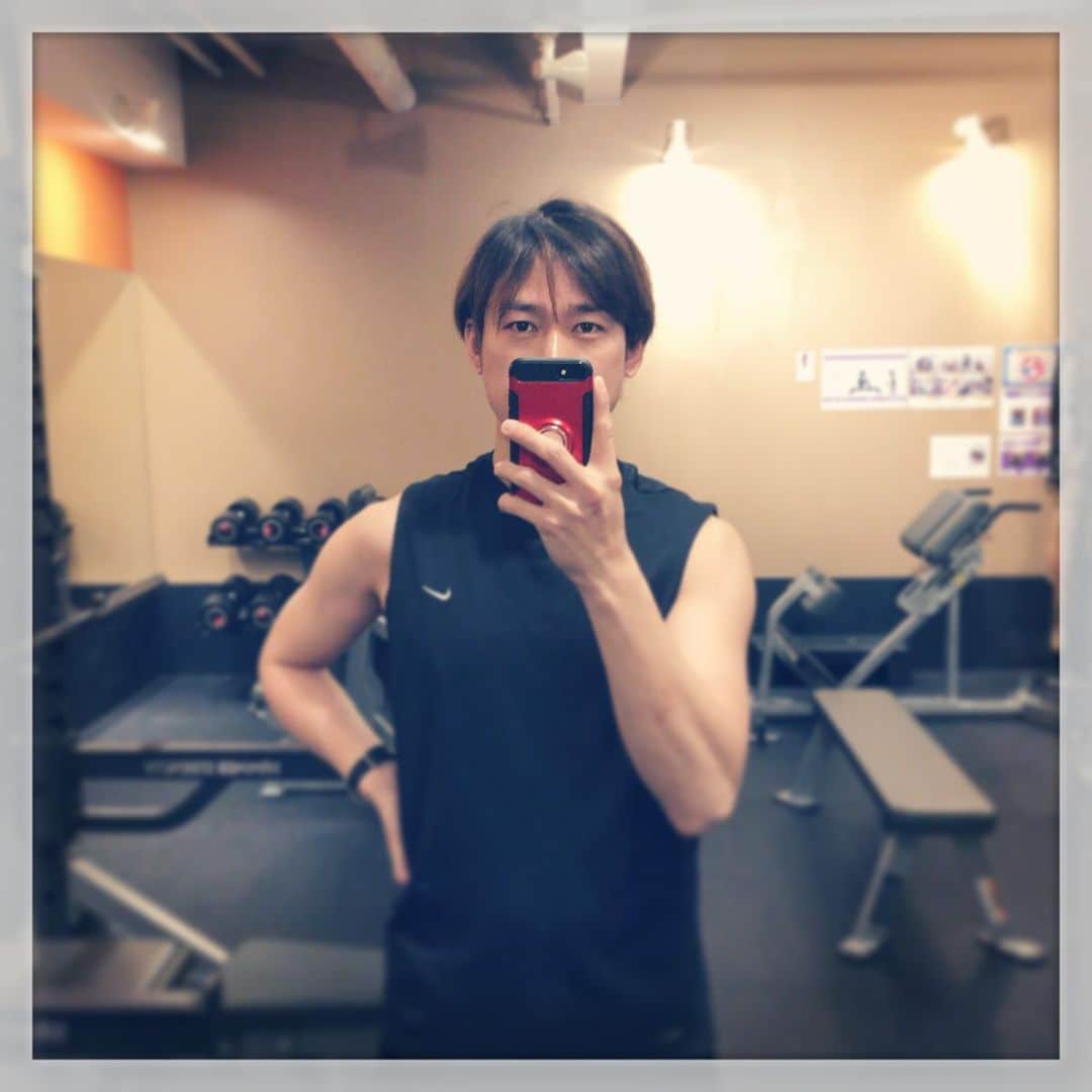 山崎勝之さんのインスタグラム写真 - (山崎勝之Instagram)「午前、ジムで筋トレだけ。 午前、打合せ。 終わったら有酸素運動しようかなと。」5月23日 10時51分 - chan_yama
