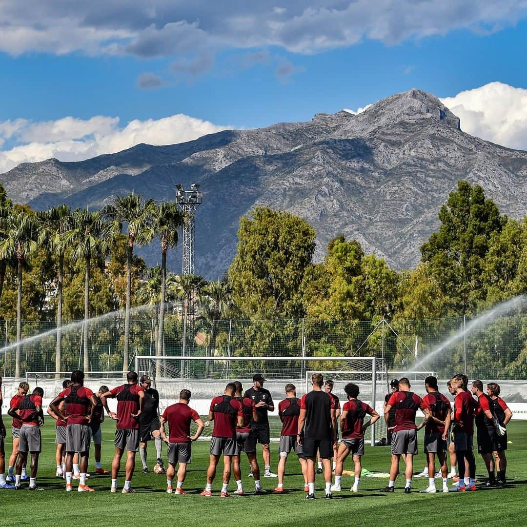 プレミアリーグさんのインスタグラム写真 - (プレミアリーグInstagram)「Warm weather training in Marbella for @LiverpoolFC ahead of their Champions League final 🇪🇸 . #PL」5月23日 11時06分 - premierleague