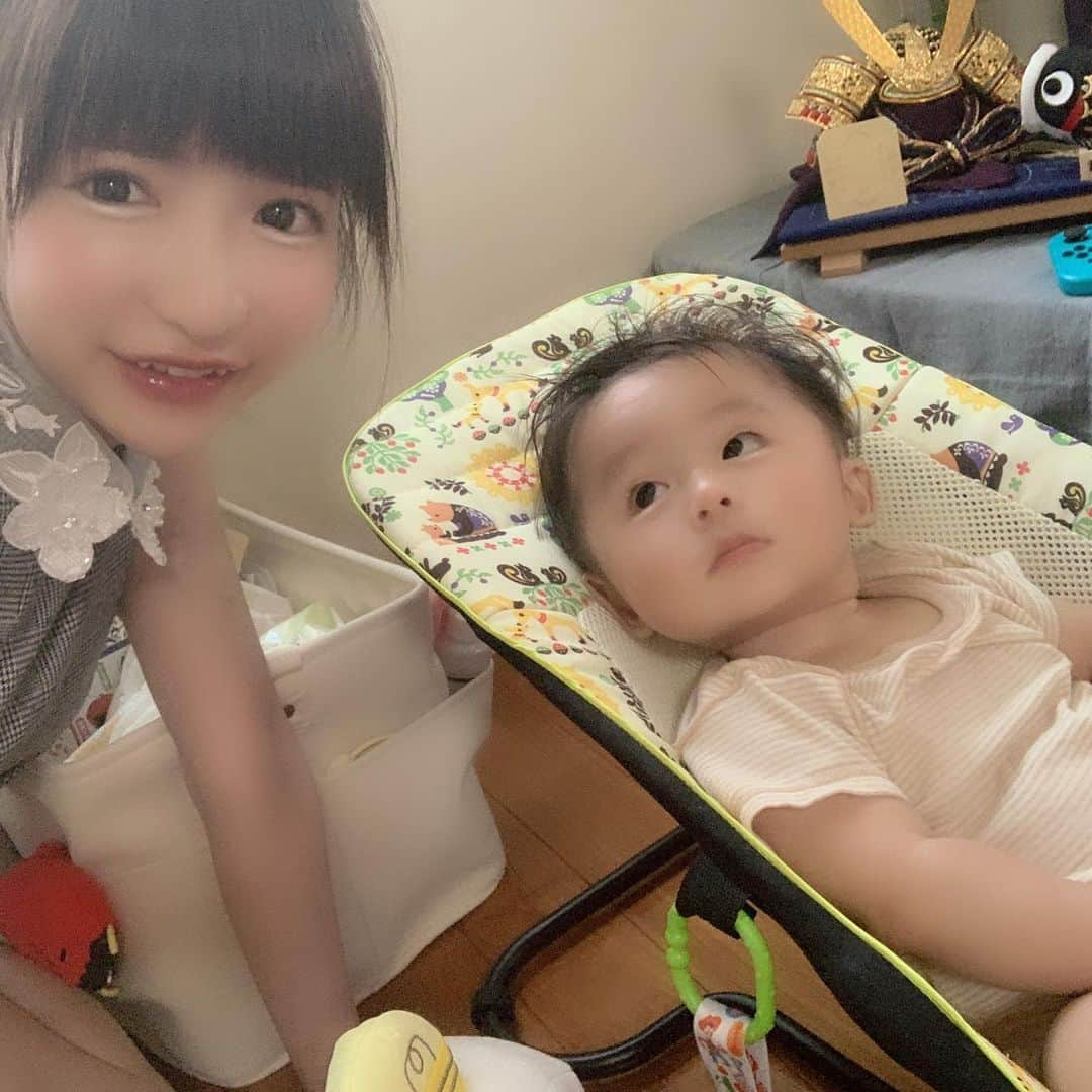 もえのあずきさんのインスタグラム写真 - (もえのあずきInstagram)「人生初のアゴクイ🙈🥰💓 ちびMAXくんにしてもらった🐶🐶 #アゴクイ#あごくい #あごクイ#チビMAX#MAX鈴木#大食い#ハニメシ」5月23日 11時14分 - moeazukitty