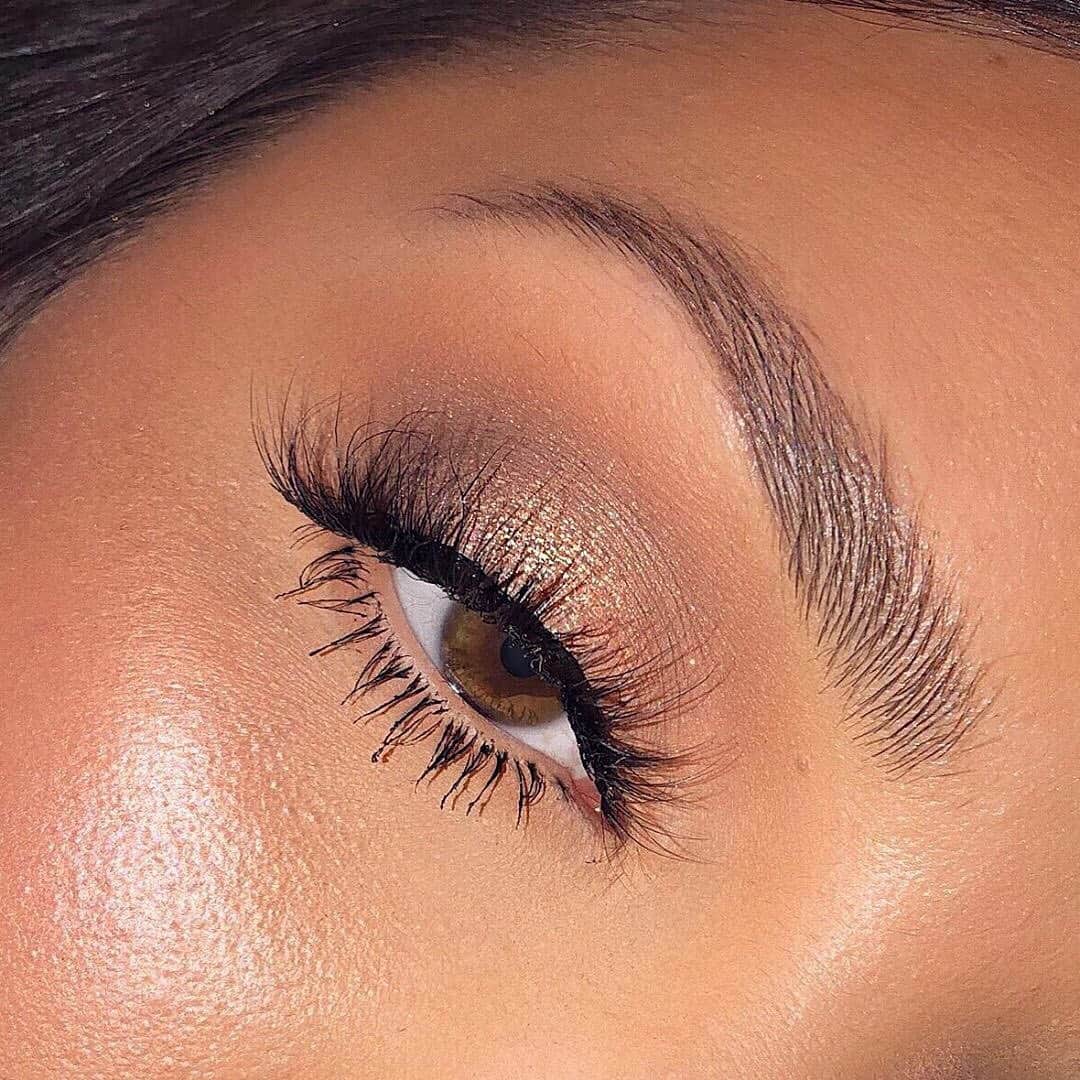 Benefit Cosmeticsさんのインスタグラム写真 - (Benefit CosmeticsInstagram)「Not sure how these brows could be any more perfect, tbh 💁🏽@whitneykshepherd uses #gimmebrow+ volumizing brow gel in shade 4.5 & #24hrbrowsetter to define her #benefitbrows, & #BADgalBANG to lift up her lashes! #regram #friendswithbenefit」5月23日 11時39分 - benefitcosmetics
