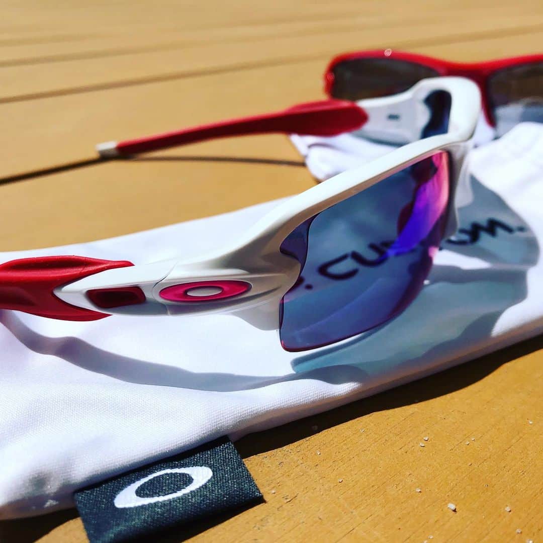 溝江明香さんのインスタグラム写真 - (溝江明香Instagram)「帰国したタイミングで新しい #Oakley の flak2.0 のフレームが届いた〜🙏🏽激しく砂に飛び込んでもズレない😎👌🏽💯❤️🧡💛 Thank you #luxotticajapan !! @oakleyjapan @kazu_goal ❤️ #beachvolleyball #athlete」5月23日 11時49分 - sayakamizoe