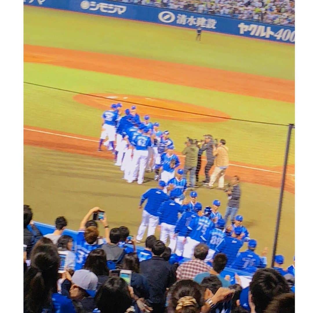 脊山麻理子さんのインスタグラム写真 - (脊山麻理子Instagram)「最近観戦に暖かいお茶持って行って飲んでます♡神宮で連勝♡上茶谷投手初勝利♡おめでとうございます♡♡ #baystars #お茶ダイエット #神宮」5月23日 11時57分 - mariko_seyama_milkpon