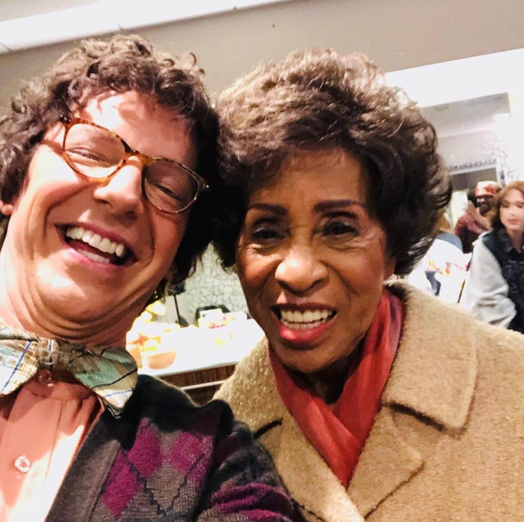 ショーン・ヘイズさんのインスタグラム写真 - (ショーン・ヘイズInstagram)「Some behind the scenes fun here at “All In The Family” and “The Jefferson’s” LIVE on ABC. #MarlaGibbs #LiveInFrontOfAStudioAudience」5月23日 11時58分 - seanhayes