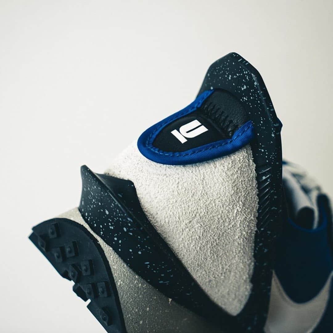 HYPEBEASTさんのインスタグラム写真 - (HYPEBEASTInstagram)「@hypebeastkicks: Here’s a closer look at @undercover_lab and @nike’s Daybreak sneakers. Both the black and blue iterations of the angular runners see UNDERCOVER’s branding across the midsole, its “U” logo on the heel and unique heel panels. Featuring a total of seven colorways, expect the collaboration to begin rolling out on June 7 via Nike’s site and stockists. Photo: Keith Hui/HYPEBEAST」5月23日 12時16分 - hypebeast