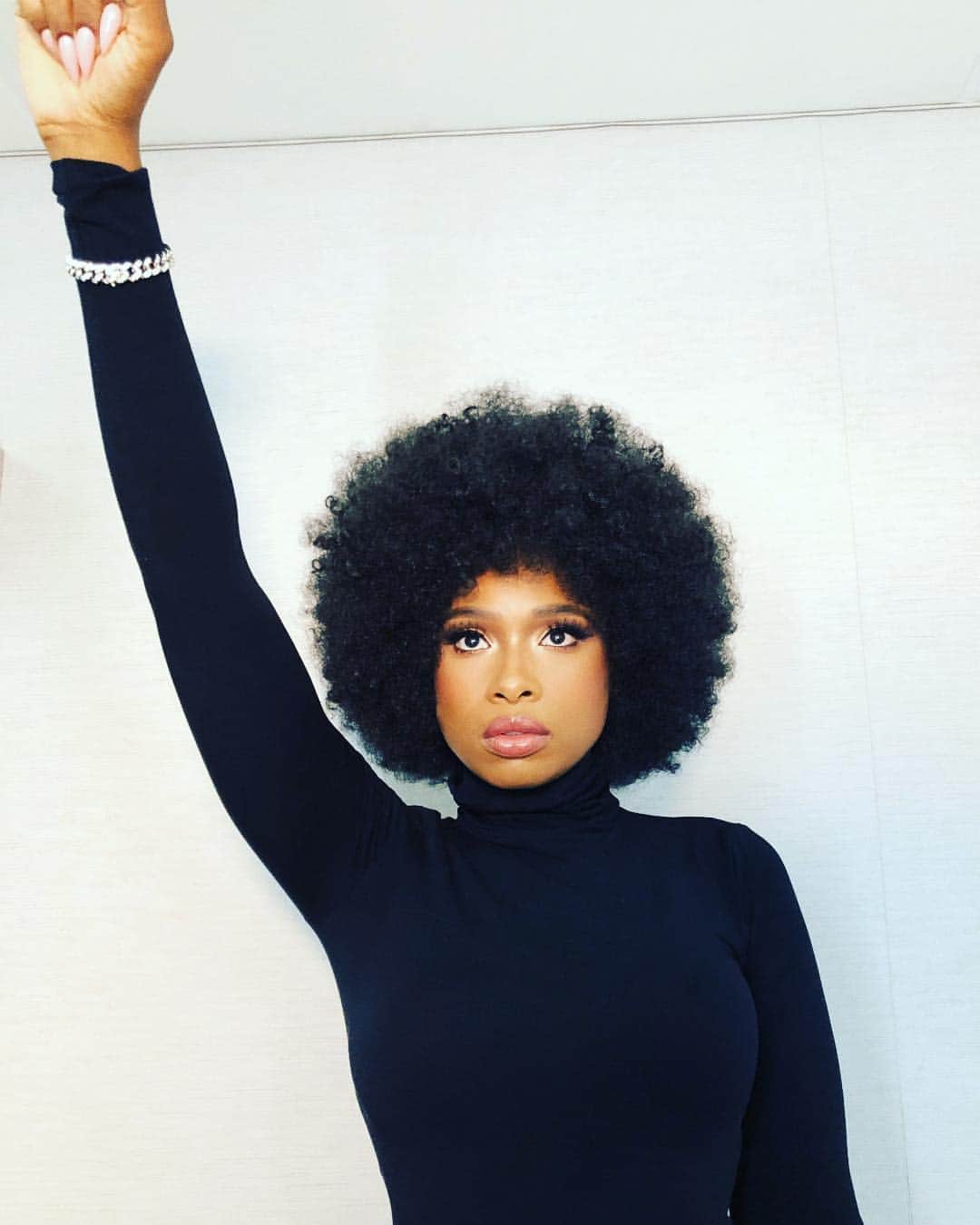 ジェニファー・ハドソンのインスタグラム：「70s vibe #fro」