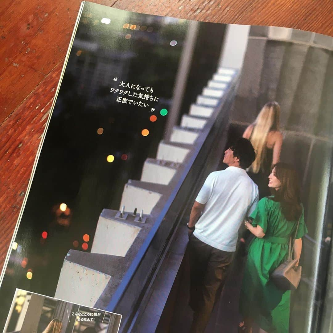 工藤まやさんのインスタグラム写真 - (工藤まやInstagram)「東京カレンダー7月号「ハワイ特集」好評発売中です。一見爽やかなハワイっぽい表紙ですが、東カレらしさ！にこだわる編集長 、食命編集部員、夜ハワイを知り尽くした最強ライターを迎え、ハワイデートを徹底的に追求したキラーコンテンツ。ぎらぎらですよ〜〜！ディナーは夜撮影で！の特命を受け、他紙では見かけることのないリアルな様子が東カレ語録とともに美味しく紹介されています。夜11時撮影スタートとか、一番人気の時間撮影とか、もうお店泣かせな！てか、私も泣いた。でもいい感じにあがって嬉しい。デートハワイ、夫婦ハワイをご予定の方、また妄想されてる方、新しいハワイを発見してください❤️ #ハワイ#東京カレンダー#デート#ハワイでも#全然ぶれない#hawaii#真逆にいるハワイ暮らしのお気に入りも#よろしくお願いします」5月23日 12時43分 - mayahawaii325