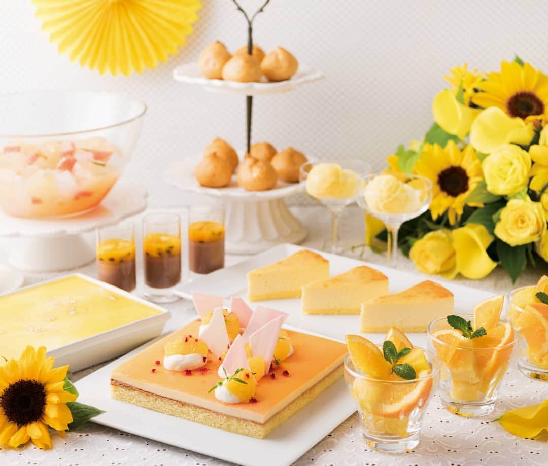 ホテル阪急インターナショナル【公式】のインスタグラム：「＊＊＊ . ビタミンカラーの世界に、魅せられて。 . . 夏の果実、レモンやマンゴー、パイナップルを使った 黄色づくしの、Summer Yellow★Dessert （サマーイエロー・デザート）を。 ビュッフェレストラン「ナイト＆デイ」からお届けします。 . フランスの郷土菓子シリーズもチェック。 . #ホテル阪急インターナショナル #ホテルビュッフェ #ビュッフェ #食べ放題 #平日時間無制限 #贅沢ランチ #自分にご褒美 #スイーツ #夏スイーツ #イエロー #ビタミンカラー #フルーツ #レモン #マンゴー #パイナップル #梅田 #茶屋町 #ナイトアンドデイ #hotelhankyuinternational #buffet #osaka #umeda  #yellow #sweets #🇫🇷」