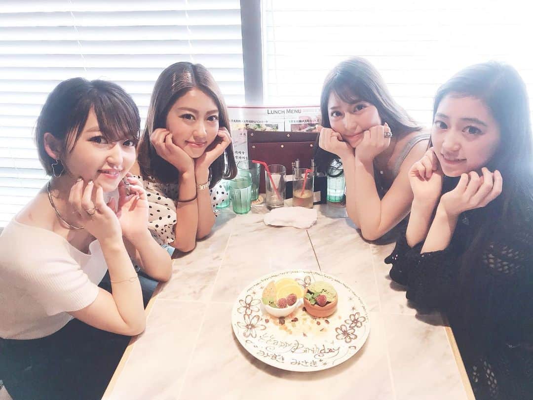 小山ひかるのグルメインスタ