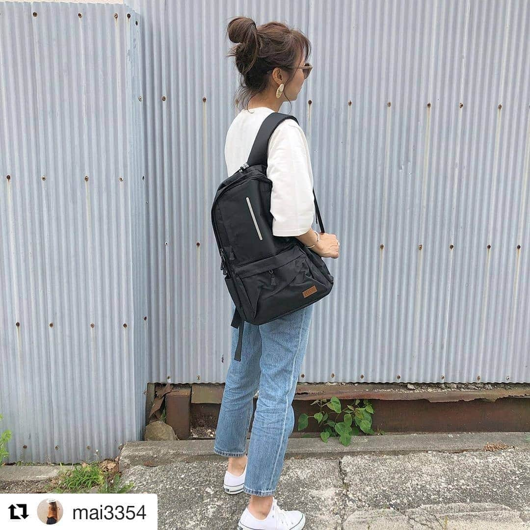 ショップにこにこさんのインスタグラム写真 - (ショップにこにこInstagram)「#Repost @mai3354 (@get_repost) ・・・ 2019.5.23 ・ 最近子どもとお出かけの時や 息子のサッカー応援の時なんかに リュックをよく使います。  @shopnikoniko のシンプルなリュック セールのお知らせです🗣 ・ ＼ZOZOTOWN店限定！／ 新作リュックがタイムセール 発売記念 3,542円 → 1,999円 期間:5/23(木)13:00 ～ 5/24(金)23:59 #ショップにこにこ_zozotown ・ ・ ・ #ootd #outfit #fashion #今日の服 #今日のコーデ #シンプルコーデ #ママコーデ #プチプラコーデ #プチプラ #カジュアルコーデ  #locari #mineby3mootd #リュック」5月23日 13時20分 - shopnikoniko