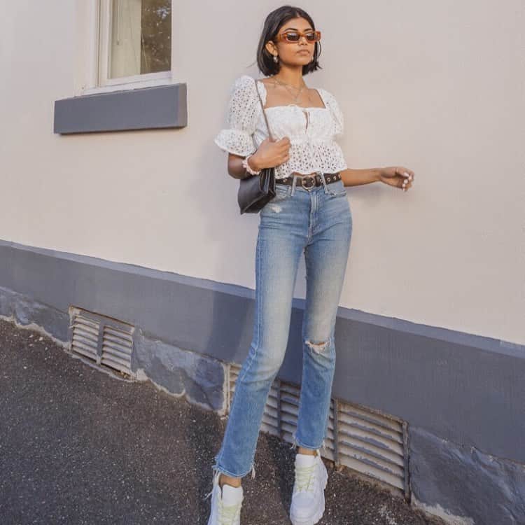 のインスタグラム：「Your denim’s new best friend❤️ Babe @poseandrepeat in our #havyntop #saboskirt」