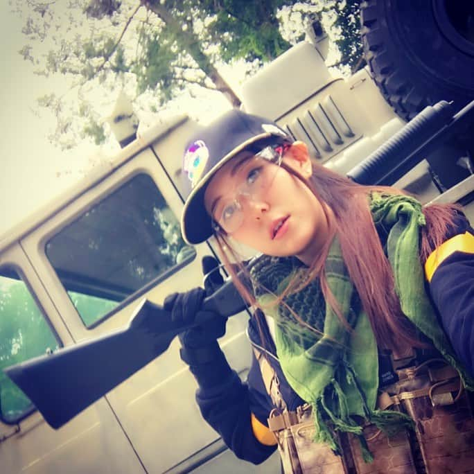 三浦孔美さんのインスタグラム写真 - (三浦孔美Instagram)「今週土曜日は﻿ ミニミリにて﻿ WING TACTICAL DEPARTMENT﻿ の売り子します･*･:≡(　ε:)﻿ 初！✨﻿ ﻿ 行く方は遊びに来て欲しいです＼(^o^)／﻿ 待ってるよー！﻿ ﻿ ﻿ そして今日は撮影会。﻿ がんばってきまーっす😎✨﻿ ﻿ ﻿ ▢ ▣ ▢ ▣ ▢ ▣ ▢ ▣ ▢ ▣ ▢ ▣ ▢ ﻿﻿﻿ ﻿ 売り子します🙋‍♀️✨﻿ ﻿ 【 #WINGTACTICALDEPARTMENT 】﻿ 5/25(土) 立川ミニミリタリーフェスタ﻿ ﻿ 【 #撮影会 】﻿ フレッシュフォトセッション﻿ 5/23(木)﻿ 6/9(日)﻿ 6/18(火)﻿ ﻿ 【 #OLカフェ 出社予定 】﻿ 5月﻿ 29日(水) 17-23時﻿ ﻿ ▢ ▣ ▢ ▣ ▢ ▣ ▢ ▣ ▢ ▣ ▢ ▣ ▢ ﻿﻿﻿ ﻿﻿﻿ ﻿﻿﻿ #サバゲー﻿﻿﻿ #サバゲーマー﻿﻿﻿ #サバイバルゲーム﻿﻿﻿ #サバゲー女子﻿﻿﻿ #ミリタリー﻿ #サバゲーの女王﻿﻿﻿ #サバゲー女優﻿﻿﻿ #サバ嬢﻿ #女優﻿ #秋田﻿ #モデル﻿ #japanesegirl﻿ #メガネ女子﻿ #コスプレ﻿ #サバゲー装備﻿﻿﻿ #東京マルイ﻿ #M870﻿ #電動ガン﻿﻿ #airsoft﻿﻿ #airsoftjapan﻿﻿ #サバゲーしたい﻿﻿﻿ #サバゲーマーさんと繋がりたい﻿﻿﻿ #写真好きな人と繋がりたい」5月23日 13時32分 - 93_miura