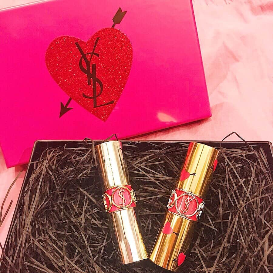 西谷麻糸呂さんのインスタグラム写真 - (西谷麻糸呂Instagram)「ファンの方に頂いた @yslbeauty Lip stick💄 . 💘のデザイン可愛すぎる！刻印入りも嬉しい🥰  最近メイクではチークを入れないので、リップの重要性が高いです☻ . . . * #japan #japanese #tokyo #asia #girl #cosme #happy  #西谷麻糸呂 #lip #beauty #cute #lipstick #lips #ましろコスメ #メイク #コスメ #デパコス #makeup #make #asiangirls #idol #リップ #口紅 #ysl #yslbeauty #ysllipstick #イヴ・サンローラン」5月23日 13時46分 - mashiron21