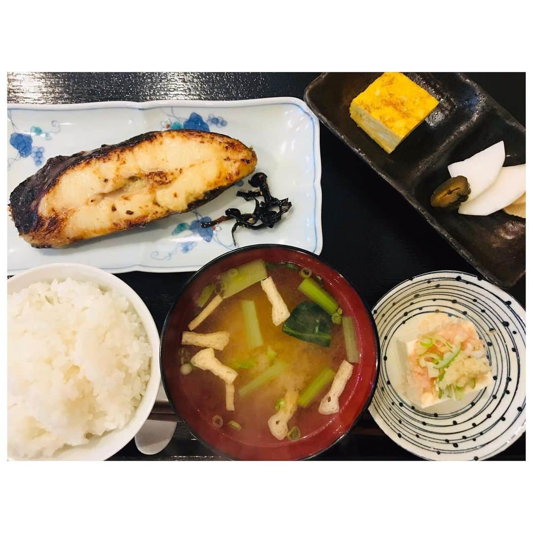 有明ゆなさんのインスタグラム写真 - (有明ゆなInstagram)「西京焼きにハマってしまった♡ . . . . #西京焼き #さわら #鰆 #鰆の西京焼き #ランチ #らんち #lunch #定食 #定食ランチ #定食屋 #定食屋さん #美味しい #ハマった」5月23日 13時56分 - ariake_yuna