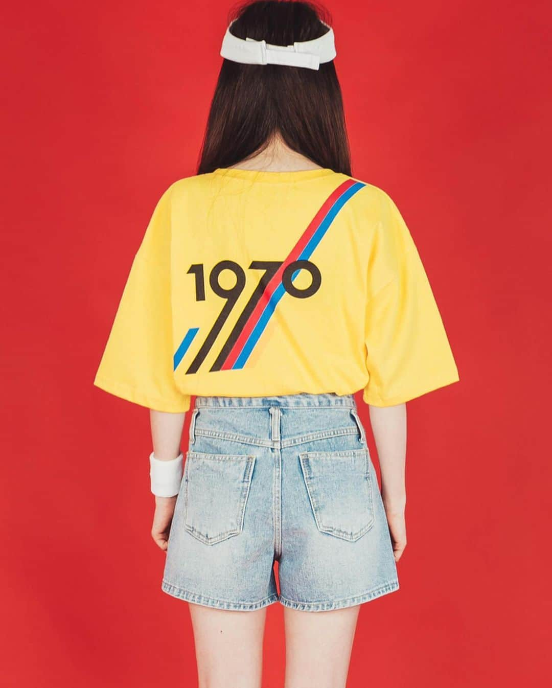 ガールズルールさんのインスタグラム写真 - (ガールズルールInstagram)「. 1970ボックス半袖Tシャツ (t6472) color : IVORY, YELLOW, BLACK . #걸스룰 #한국 #한국패션 #얼짱 #데일리룩 #오오티디 #koreanfashion #girlsrule #ootd #twinlook #dailylook #ガールズルール #韓国 #韓国ブランド #韓国ファッション #韓国ファッション通販 #今日のコーデ #オルチャン #オルチャンファッション #韓国アイドル #カップルコーデ #韓国好きな人と繋がりたい」5月23日 14時39分 - girlsrule_official