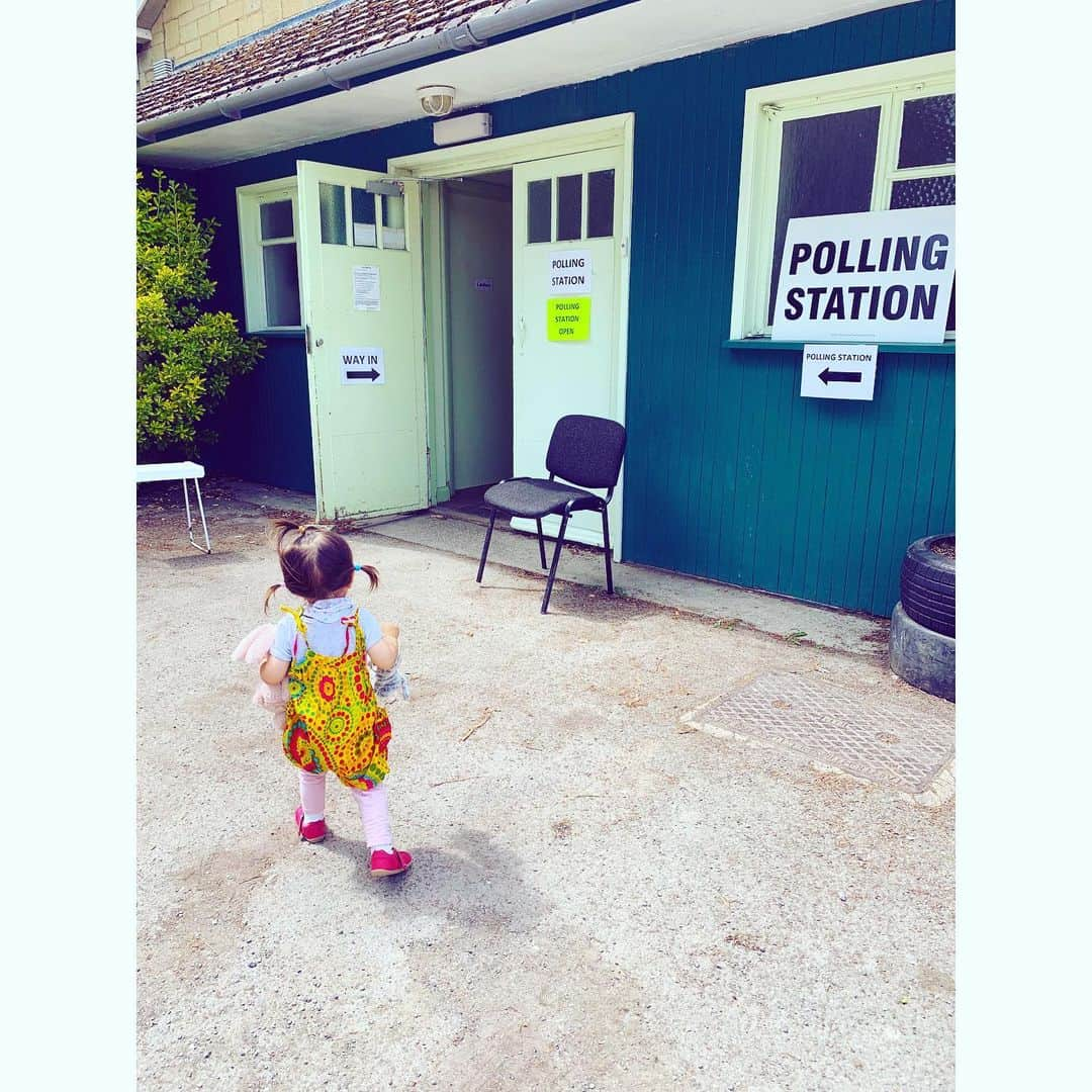 ダイアナ湯川さんのインスタグラム写真 - (ダイアナ湯川Instagram)「Voting - done ✔️ . . . . #vote #daughter #toddler #alwaysmybaby #motherhood #mamalife #politics」5月24日 1時40分 - diana.yukawa