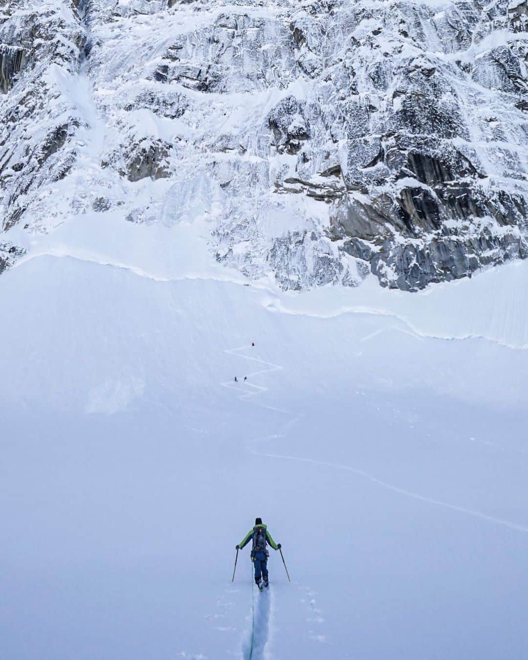 ミレーさんのインスタグラム写真 - (ミレーInstagram)「Straight outta Alaska 📷 @fanny_schmutz  #MilletRiseUp #alaska #monthunter #skitouring #skimountaineering #skimo #mountaineering #mountains」5月24日 0時23分 - millet_mountain