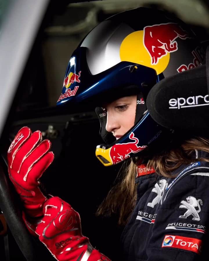 のインスタグラム：「Catie Munnings is kicking up some dust in preparation for the FIA European Rally Championship today. Get that W! 🙌 🚘: @projectktrallye @redbullmotorsports #motorsports #rallye #fiaerc #redbull」