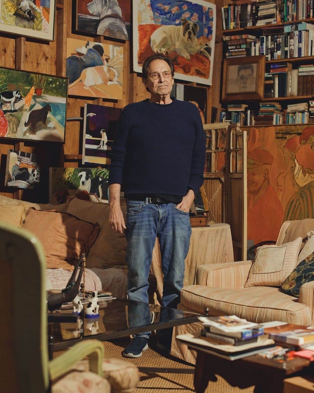 The New Yorkerさんのインスタグラム写真 - (The New YorkerInstagram)「David Milch, the creator of TV shows like “NYPD Blue” and “Deadwood,” has earned a reputation as one of the most intellectually fluent writers in the history of episodic television. Now, four years after being diagnosed with Alzheimer’s, he can no longer remember the full trajectory of anything that he writes. “I have disabused myself of any thought of a normal future,” Milch says. “But I allow myself a provisional optimism about the possibilities of what time I will be allowed.” Tap the link in our bio to read about Milch’s long and successful career, and his efforts to keep working despite the indignities of Alzheimer’s disease. Photograph by @ryanpfluger.」5月24日 0時30分 - newyorkermag