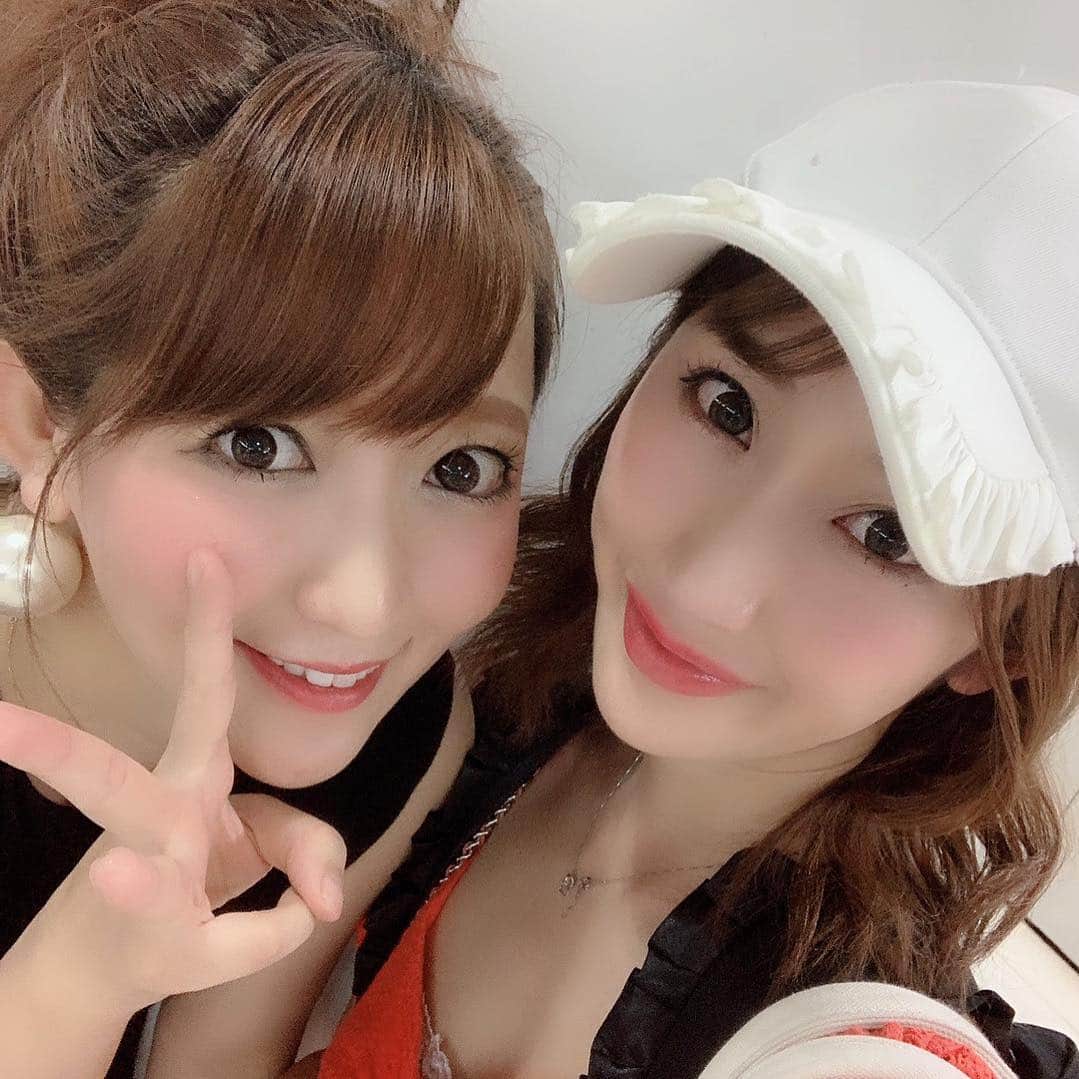 のインスタグラム：「相棒小春んとのお仕事終わった♪すごい1日でした♡めっちゃ頑張った！！ #お仕事 #アイドル #歌手 #お祝い #SDN48 #仲間」
