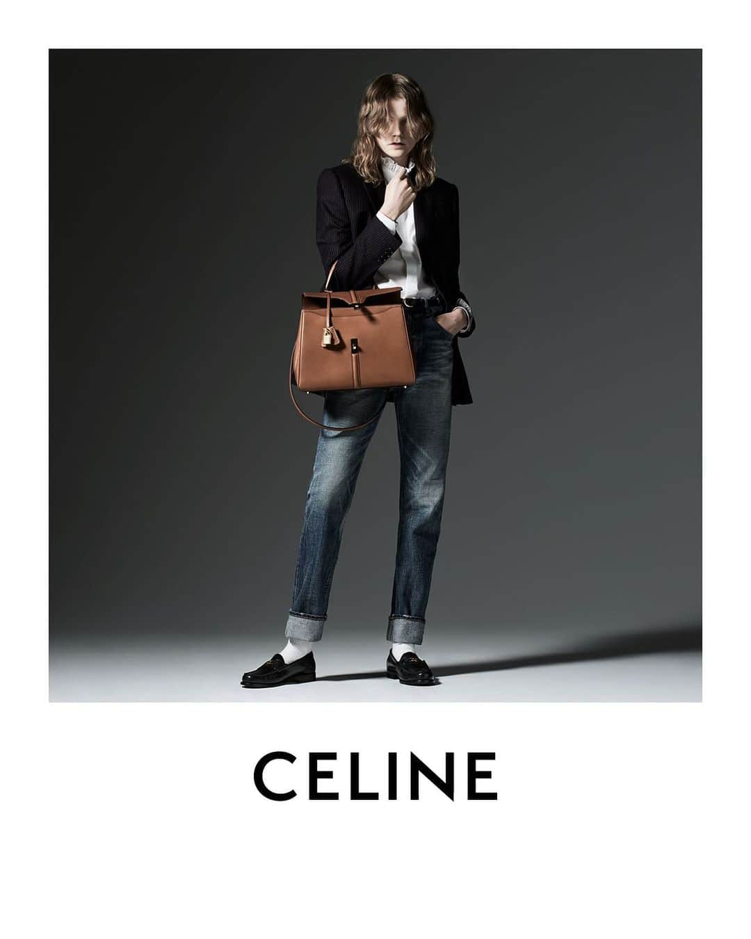 Celineさんのインスタグラム写真 - (CelineInstagram)「CELINE WINTER 19 PART 1 CLASSIC CELINE 16 BAG ⠀⠀⠀⠀⠀⠀ MARLAND PHOTOGRAPHED IN PARIS JANUARY 2019  AVAILABLE NOW IN STORE AND CELINE.COM ⠀⠀⠀⠀⠀⠀ #CELINEBYHEDISLIMANE」5月24日 0時50分 - celine