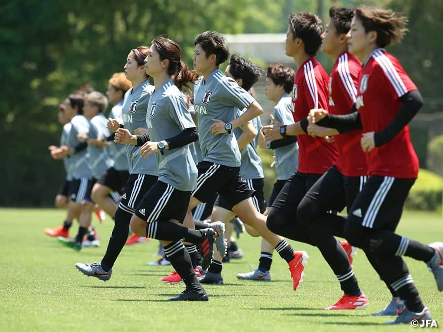 日本サッカー協会さんのインスタグラム写真 - (日本サッカー協会Instagram)「なでしこジャパン 国内合宿2日目！この日はYo-Yoテストや5対5を実施しました。ゴールが決まると会場には歓喜の声が出て響き渡っていました🙌 ・ ＜FIFA女子ワールドカップフランス2019＞ なでしこジャパン🇯🇵試合日程  6/10 25:00 vsアルゼンチン🇦🇷 6/14 22:00 vsスコットランド🏴󠁧󠁢󠁳󠁣󠁴󠁿 6/20 04:00 vsイングランド🏴󠁧󠁢󠁥󠁮󠁧󠁿 📺フジテレビ系列、NHK BS、J SPORTSで生中継！ ・ #nadeshiko #世界のなでしこ #なでしこジャパン#FIFAWWC」5月24日 0時51分 - japanfootballassociation