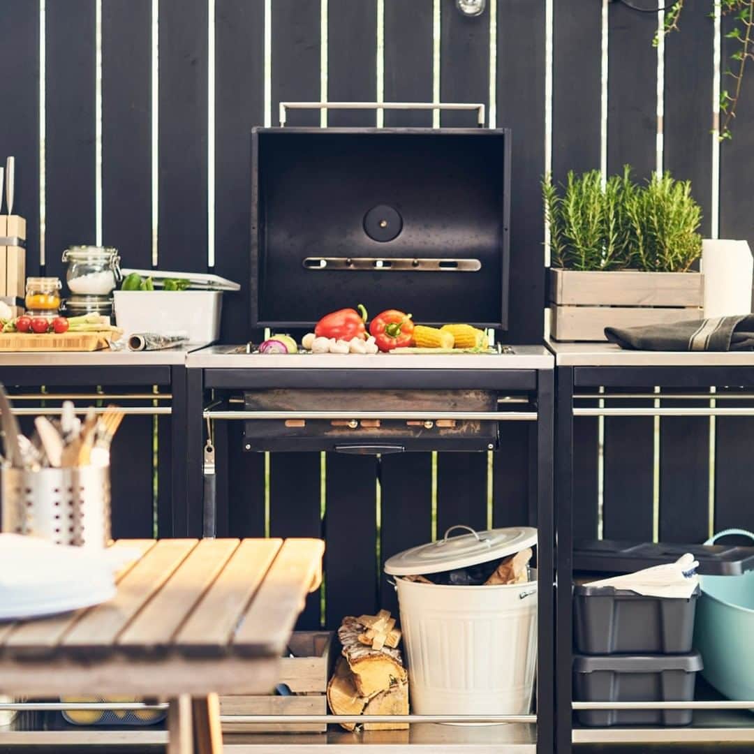 IKEA USAさんのインスタグラム写真 - (IKEA USAInstagram)「Grillin’ and chillin’. 😎 ☀️ Shop link in bio.  Grills starting at $198」5月24日 1時01分 - ikeausa