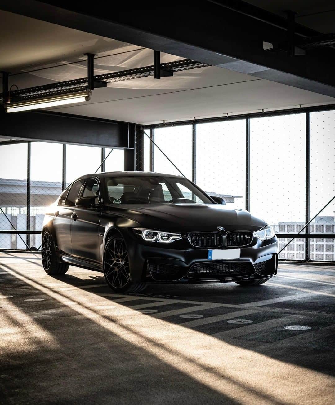 BMWのインスタグラム：「Makes your day. The BMW M3 Sedan. #BMWrepost @rop3n. #BMW #M3 #BMWM __ BMW M3 Sedan: Fuel consumption in l/100 km (combined): 8.8 (8.3). CO2 emissions in g/km (combined): 204 (194). The figures in brackets refer to the vehicle with seven-speed M double-clutch transmission with Drivelogic. The values of fuel consumptions, CO2 emissions and energy consumptions shown were determined according to the European Regulation (EC) 715/2007 in the version applicable at the time of type approval. The figures refer to a vehicle with basic configuration in Germany and the range shown considers optional equipment and the different size of wheels and tires available on the selected model. The values of the vehicles are already based on the new WLTP regulation and are translated back into NEDC-equivalent values in order to ensure the comparison between the vehicles. [With respect to these vehicles, for vehicle related taxes or other duties based (at least inter alia) on CO2-emissions the CO2 values may differ to the values stated here.] The CO2 efficiency specifications are determined according to Directive 1999/94/EC and the European Regulation in its current version applicable. The values shown are based on the fuel consumption, CO2 values and energy consumptions according to the NEDC cycle for the classification. For further information about the official fuel consumption and the specific CO2 emission of new passenger cars can be taken out of the „handbook of fuel consumption, the CO2 emission and power consumption of new passenger cars“, which is available at all selling points and at https://www.dat.de/angebote/verlagsprodukte/leitfaden-kraftstoffverbrauch.html.」