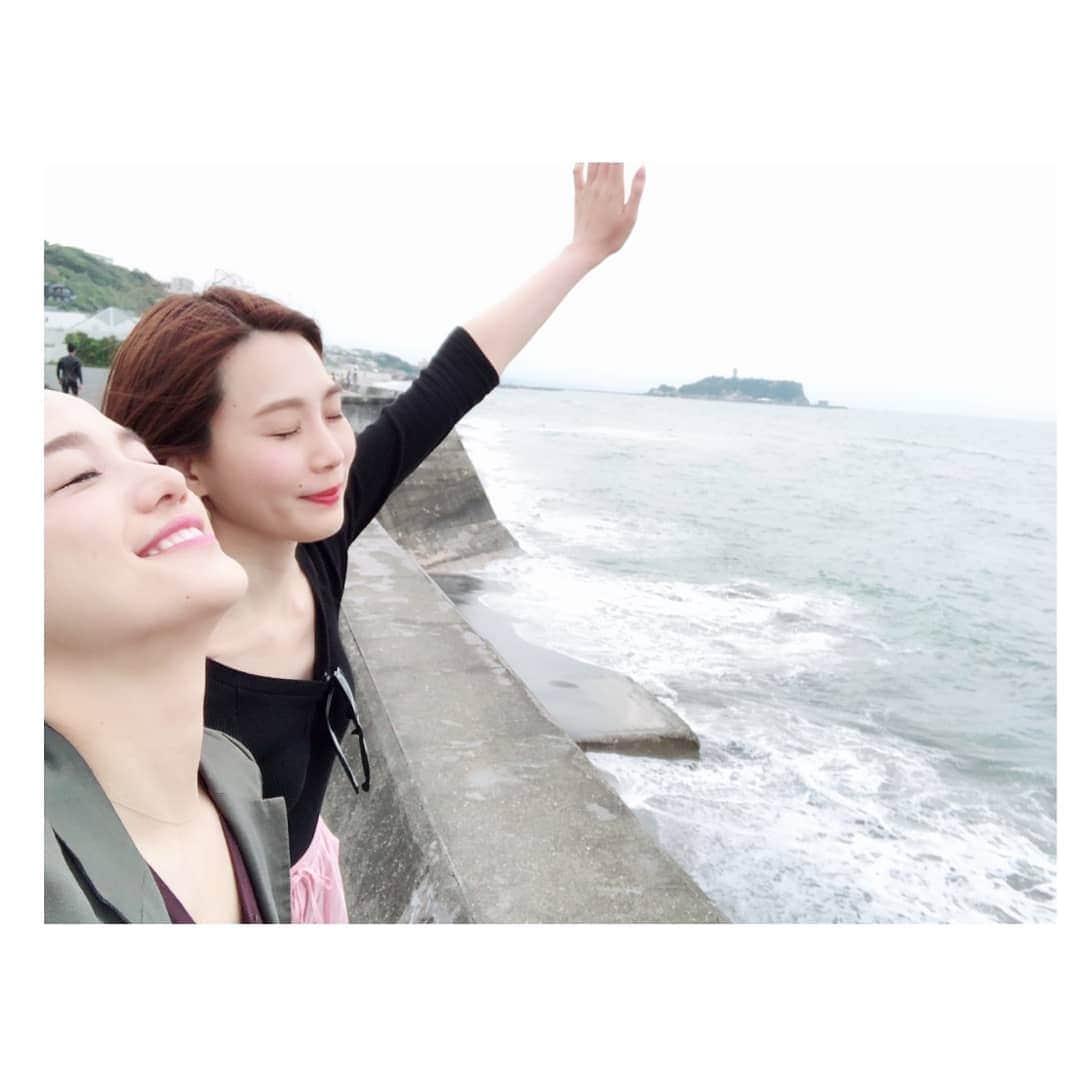 本田珠規のインスタグラム：「金ちゃんとの鎌倉記録🎵 . なんと！金ちゃん初鎌倉だったみたいだから、色々回れて喜んでもらえて嬉しかったぁ😊 . レンタサイクルもトラブルありだったけど(笑) レンタサイクルめっちゃおすすめ💓 海沿い走るの本当気持ち良かった！ . . 海って本当に好きー！ またすぐいきたいなぁ☀️ . . #鎌倉観光#鎌倉#江ノ島#七里ヶ浜#キャラウェイ#カレーハウスキャラウェイ #海#サイクリング#コギコギ#海沿い#レンタサイクル」