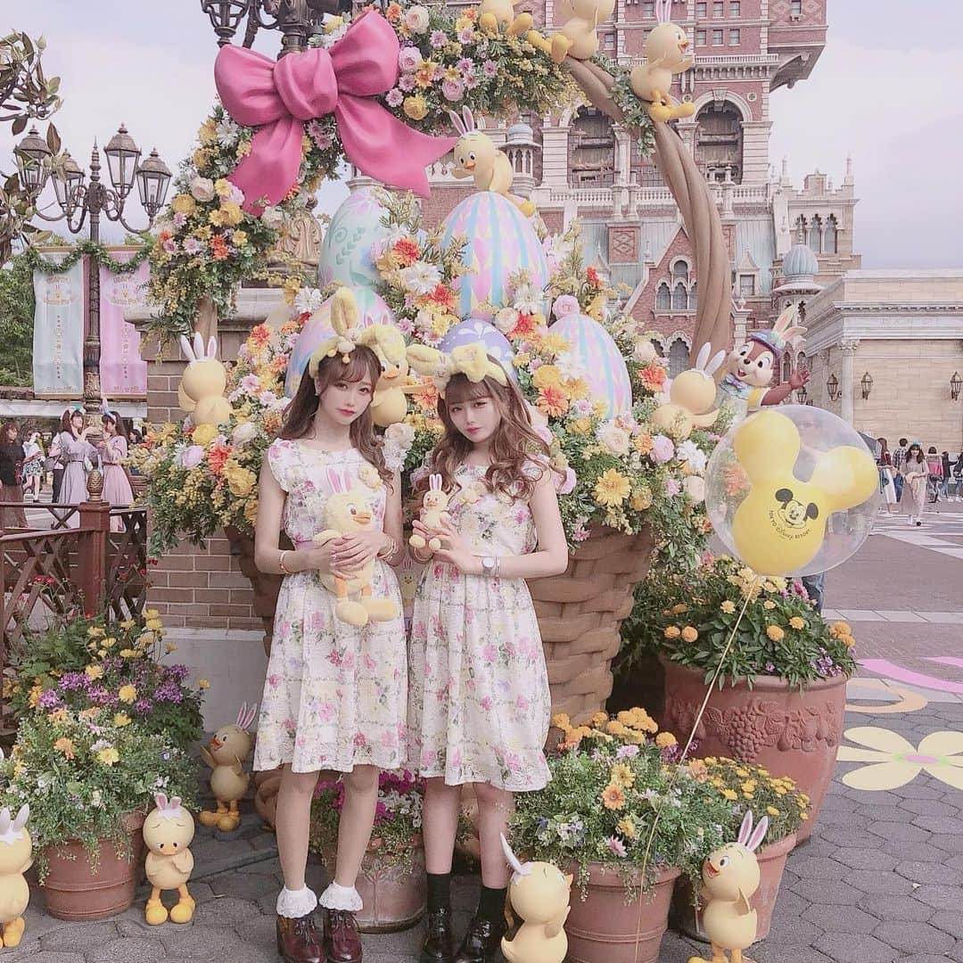 さきぼんさんのインスタグラム写真 - (さきぼんInstagram)「うさぴよまとめ🐤🐤🐤...♪*ﾟ アップで撮った写真あんまりなかった🐣 . . #ディズニーイースター #ディズニーイースター2019 #ディズニーシー #ディズニーコーデ #tokyodisneysea #ディズニーイースター #イースター #うさぴよ #ディズニーコーデ #ディズニー  #ディズニーバウンド #イースターコーデ#うさぴよコーデ #双子コーデ #双子ディズニー#여행스타그램 #여행 #풍경 #맞팔 #tokyodisneyresort #おそろコーデ#お揃いコーデ#双子コーデ#双子ディズニー #さきぼんディズニー #さきぼんスプリング🌸 #さきぴょん🖤」5月23日 16時47分 - sakibon69