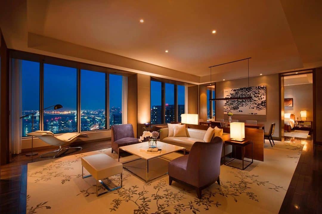 Conrad Tokyoのインスタグラム：「ヒルトン100周年100時間セール開催中。極上のロイヤルスイートもご宿泊が最大50%OFFに！ https://hiltonhotels.jp/sale 50% off limited time offer including Conrad Tokyo until 24 May 4:00 pm (JST) https://hiltonhotels.jp/sale-en #コンラッド東京 #ホテル #汐留 #東京 #日本 #新橋 #銀座 #スイート #客室 #宿泊 #ルームサービス #コンラッドスイート #100周年 #ヒルトン #セール #ConradTokyo #Conrad135 #StayInspired #Conrad #hotel #Tokyo #Japan #Shiodome #Shinbashi #suite #room #stay #conradsuite #100th #Hilton」