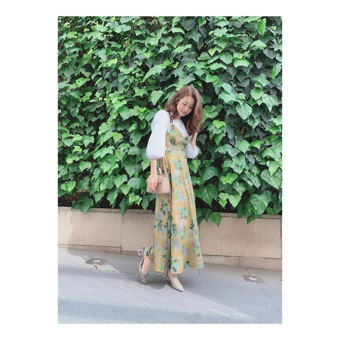 曽田茉莉江さんのインスタグラム写真 - (曽田茉莉江Instagram)「💚💛私服💛💚 羽織るものがいらないくらい暖かくなってきたのでとっても嬉しいッ🥺お気に入りのワンピースです🌻🌻 #私服 #春コーデ #fashion #ワンピース#onepiece #パンプス#패션 #패션스타그램」5月23日 17時44分 - marie_soda_