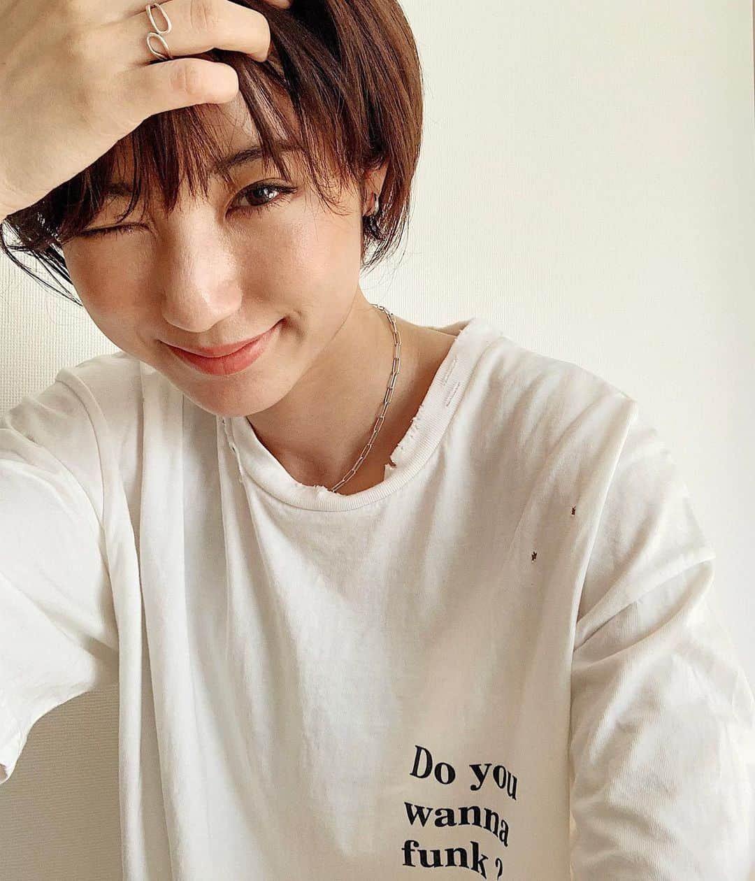 izu（出岡美咲）さんのインスタグラム写真 - (izu（出岡美咲）Instagram)「今年はTシャツばかり買ってしまっています。 全身は後程載せます。💫」5月23日 17時45分 - izu_stagram