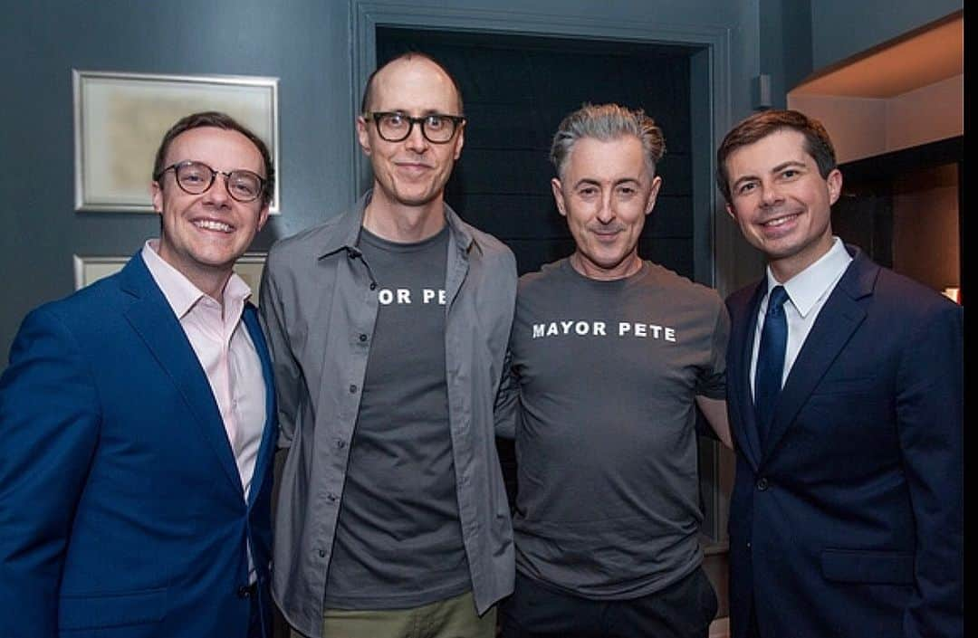 アラン・カミングさんのインスタグラム写真 - (アラン・カミングInstagram)「At a fundraiser last week for the increasingly impressive and inspiring first couple of South Bend. #tbt Thanks to @darren_dryden for the custom Ts」5月23日 17時46分 - alancummingreally