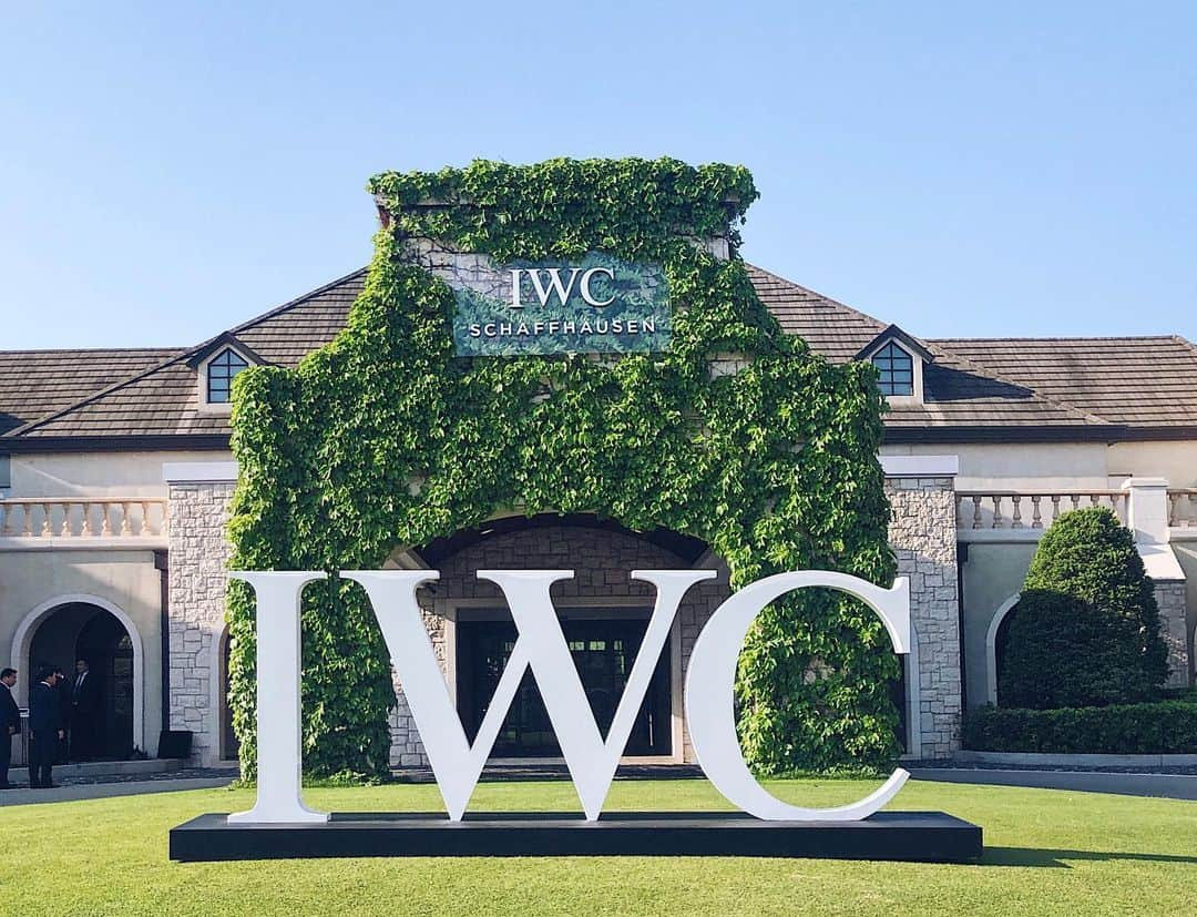 イ・ジョンジンさんのインスタグラム写真 - (イ・ジョンジンInstagram)「셀카만 찍으면 시선이... #iwcinvitational #셀카바보 #IWC」5月23日 18時28分 - jung.jin.lee_