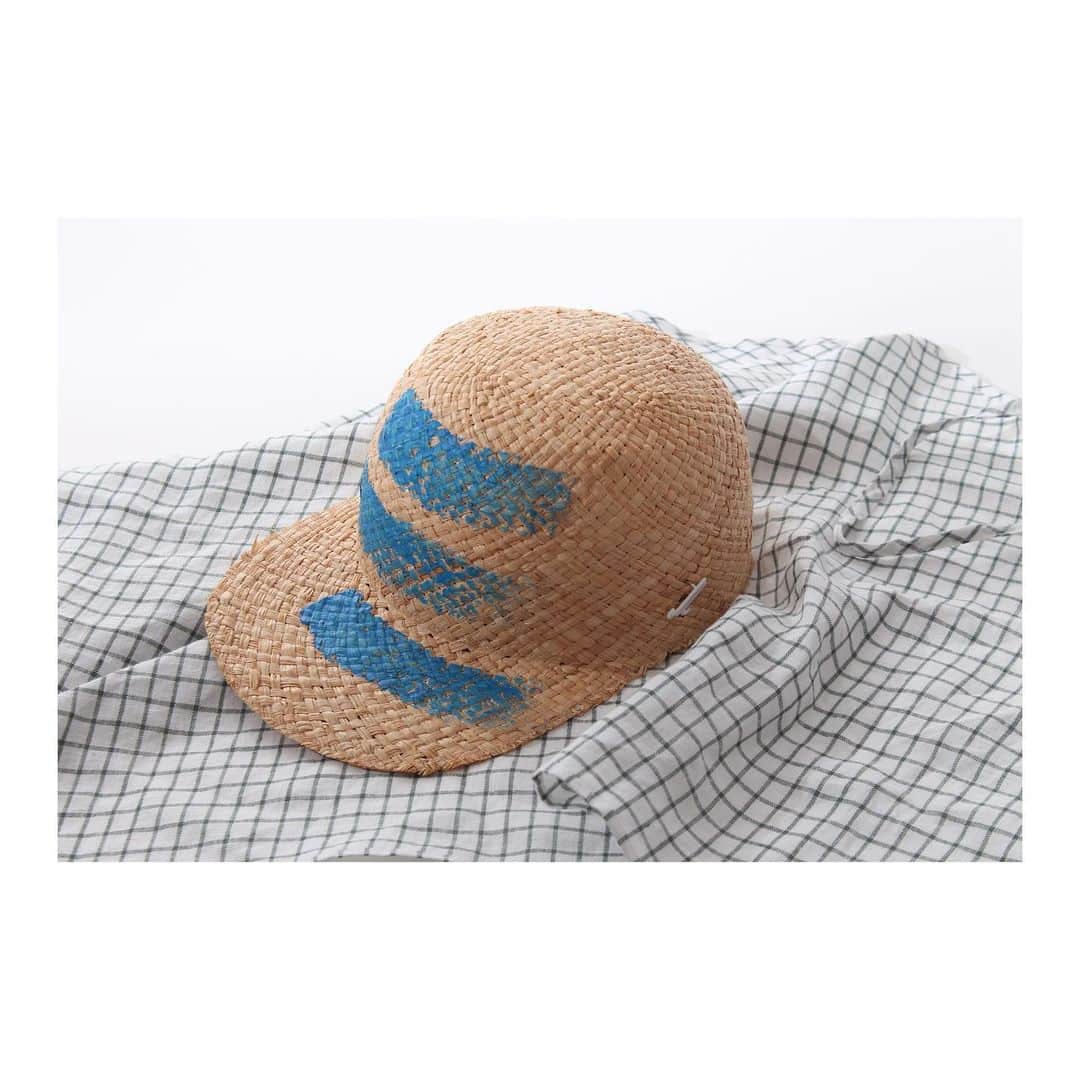 ミュールバウアーさんのインスタグラム写真 - (ミュールバウアーInstagram)「Mühlbauer | #ss19 ▪️ 3 different shapes , 3 different colors - 1 material: #raffiastraw . These #hats are perfect for every day #summerwear in town, or for party and #poolside . It’s easy care - just avoid exposure to rain. So if you live in #austria may pack your bags (including your hat) and go to #ibiza 🌴☀️ #handmadefashion #vienna」5月23日 18時24分 - muehlbauer_hats