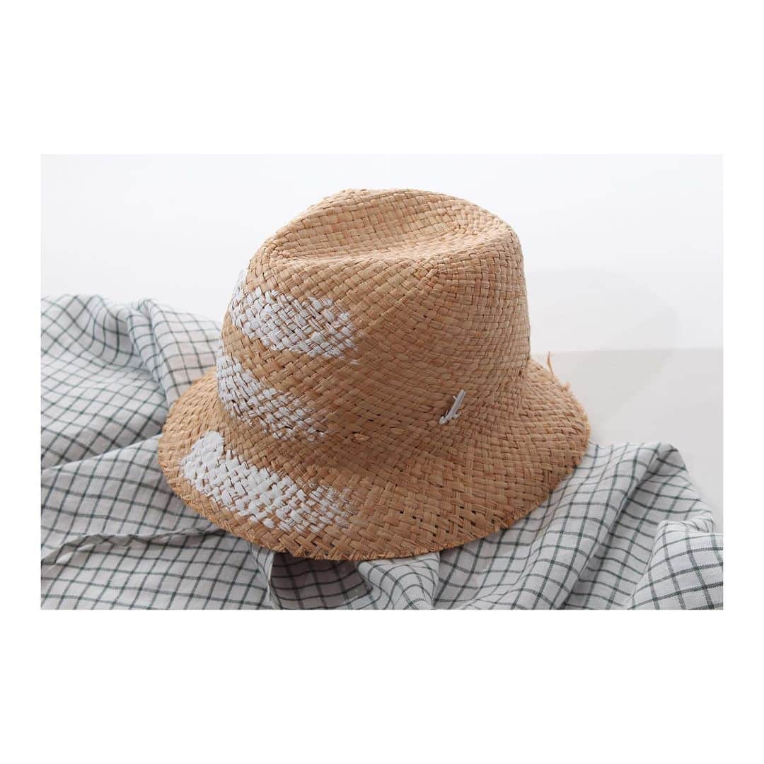 ミュールバウアーさんのインスタグラム写真 - (ミュールバウアーInstagram)「Mühlbauer | #ss19 ▪️ 3 different shapes , 3 different colors - 1 material: #raffiastraw . These #hats are perfect for every day #summerwear in town, or for party and #poolside . It’s easy care - just avoid exposure to rain. So if you live in #austria may pack your bags (including your hat) and go to #ibiza 🌴☀️ #handmadefashion #vienna」5月23日 18時24分 - muehlbauer_hats