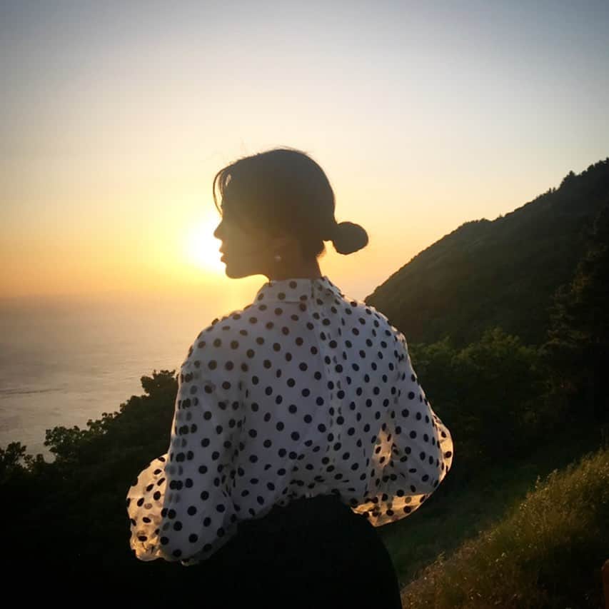 リジ のインスタグラム：「🧡with sunset🧡」